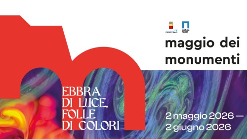 Napoli si tinge dei suoi colori — Torna il Maggi...